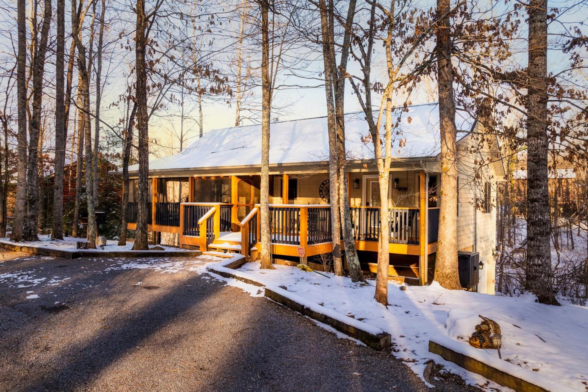 The Moondance Cabin By Lightfoot Stays Vacation Rentals 세비어빌 외부 사진