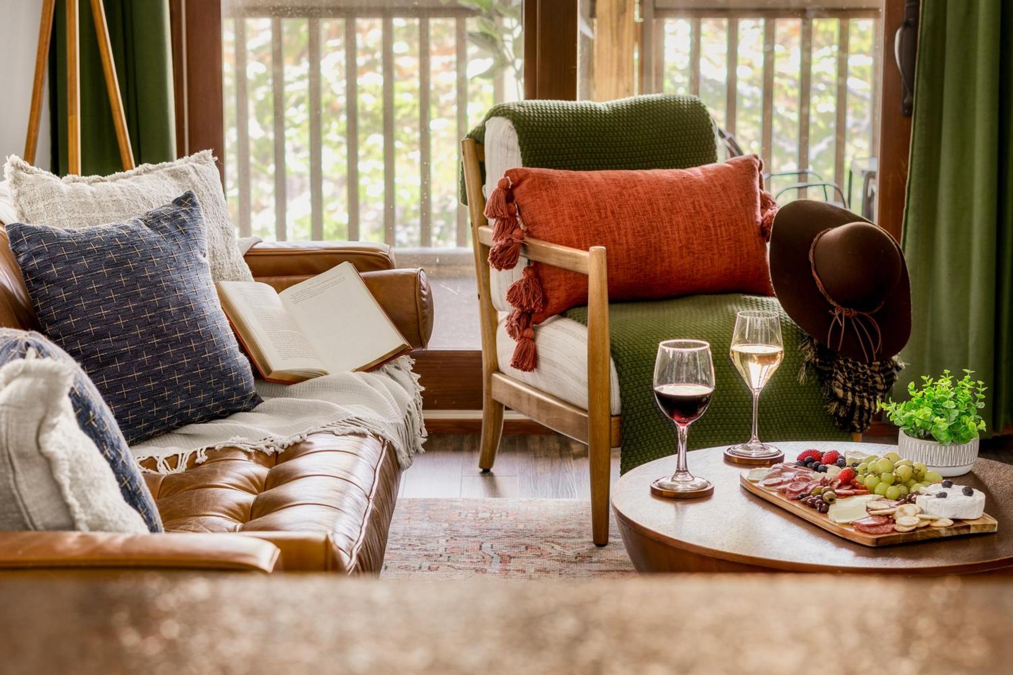 The Moondance Cabin By Lightfoot Stays Vacation Rentals 세비어빌 외부 사진