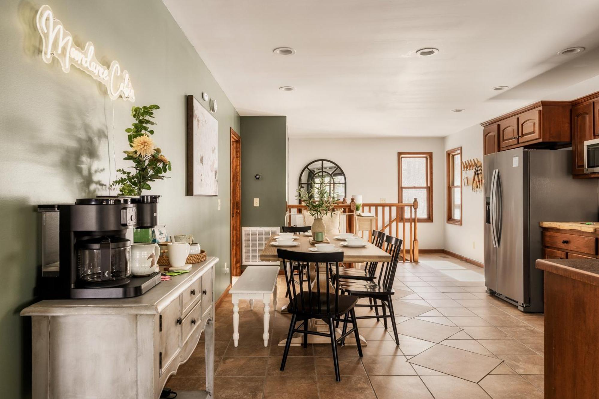 The Moondance Cabin By Lightfoot Stays Vacation Rentals 세비어빌 외부 사진